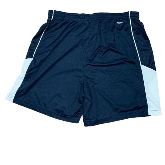 Nike Shorts size Large - Picture 2 of 3